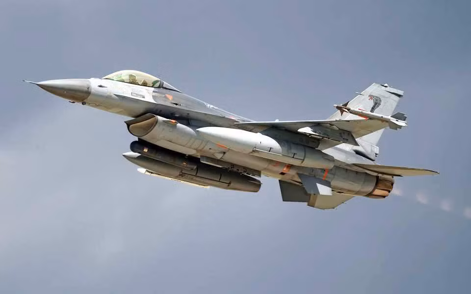 Nếu thông tin trên được xác nhận là đúng thì tiêm kích F-16 của Thổ Nhĩ Kỳ đang dùng chiến thuật như không quân Israel, đó là bắn tên lửa từ xa, tránh lọt vào không phận Syria để vướng phải các hệ thống tên lửa phòng không.