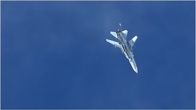 Những dữ liệu về chiếc Su-24, được chuyển đến máy bay chiến đấu F-16, thông qua đường chuyền liên kết dữ liệu LINK-16. Sau khi nhận được dữ liệu, máy tính MMC trên chiến đấu cơ F-16 mang tên lửa sẽ tính toán, tìm phương pháp điều khiển hỏa lực tối ưu.