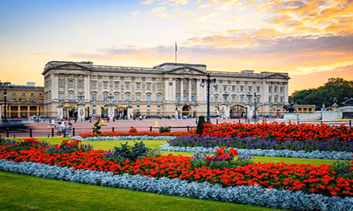 Cung điện Buckingham ở thủ đô London (Anh) là một trong những nơi ở của Nữ hoàng Anh Elizabeth II.