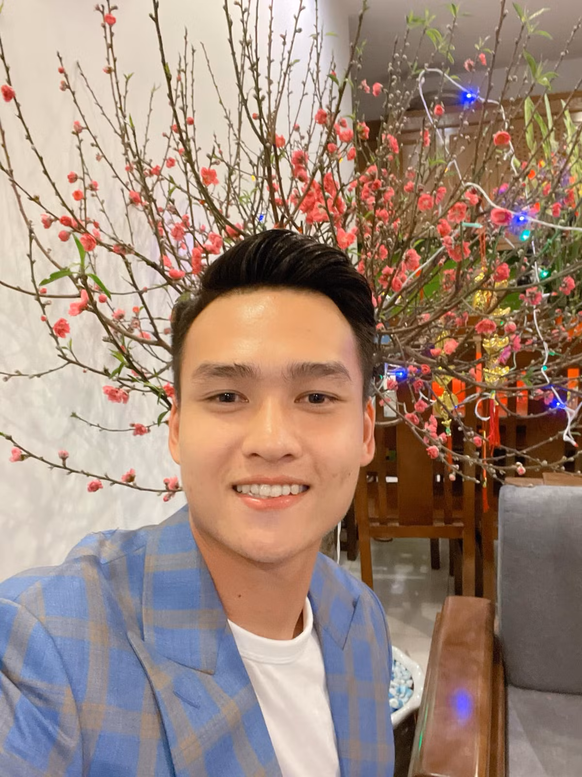 Nam cầu thủ Gen Z còn sở hữu lượng người theo dõi hùng hậu trên các nền tảng mạng xã hội.