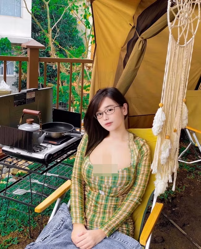 Những bài đăng của cô nàng nhận được lượng tương tác lớn của người xem: cả về số lượt cảm xúc lẫn bình luận.