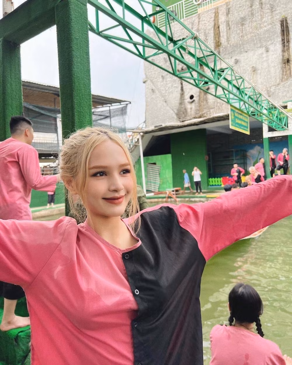 Được mệnh danh là hot girl xinh nhất Instagram, Xoài Non luôn là tâm điểm chú ý, khen ngợi của cư dân mạng mỗi lần đăng tải hình ảnh.
