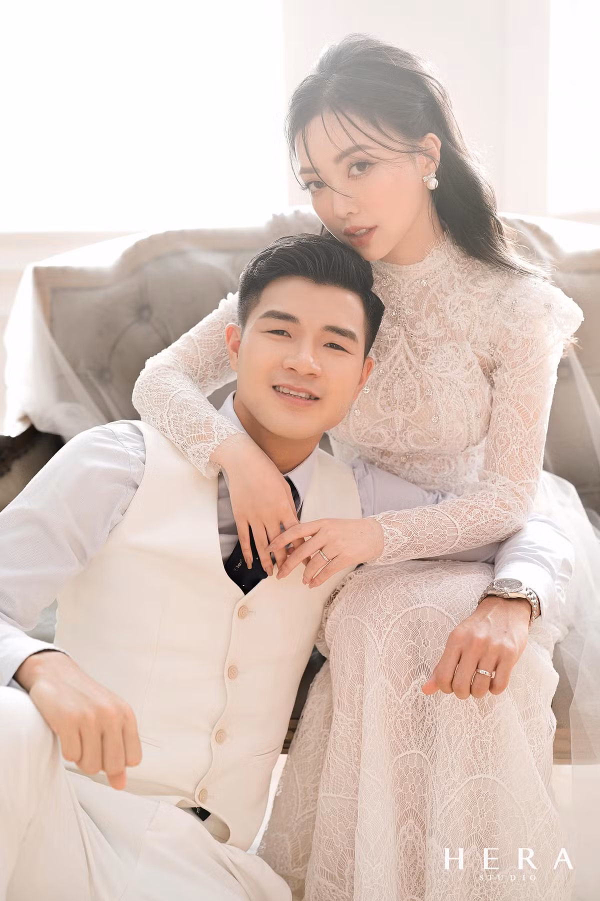 Hà Đức Chinh và bạn gái Hà Trang công khai hẹn hò vào 5/2019, và sau hơn 3 năm bên nhau cuối cùng cặp đôi cũng đã chính thức về chung một nhà.