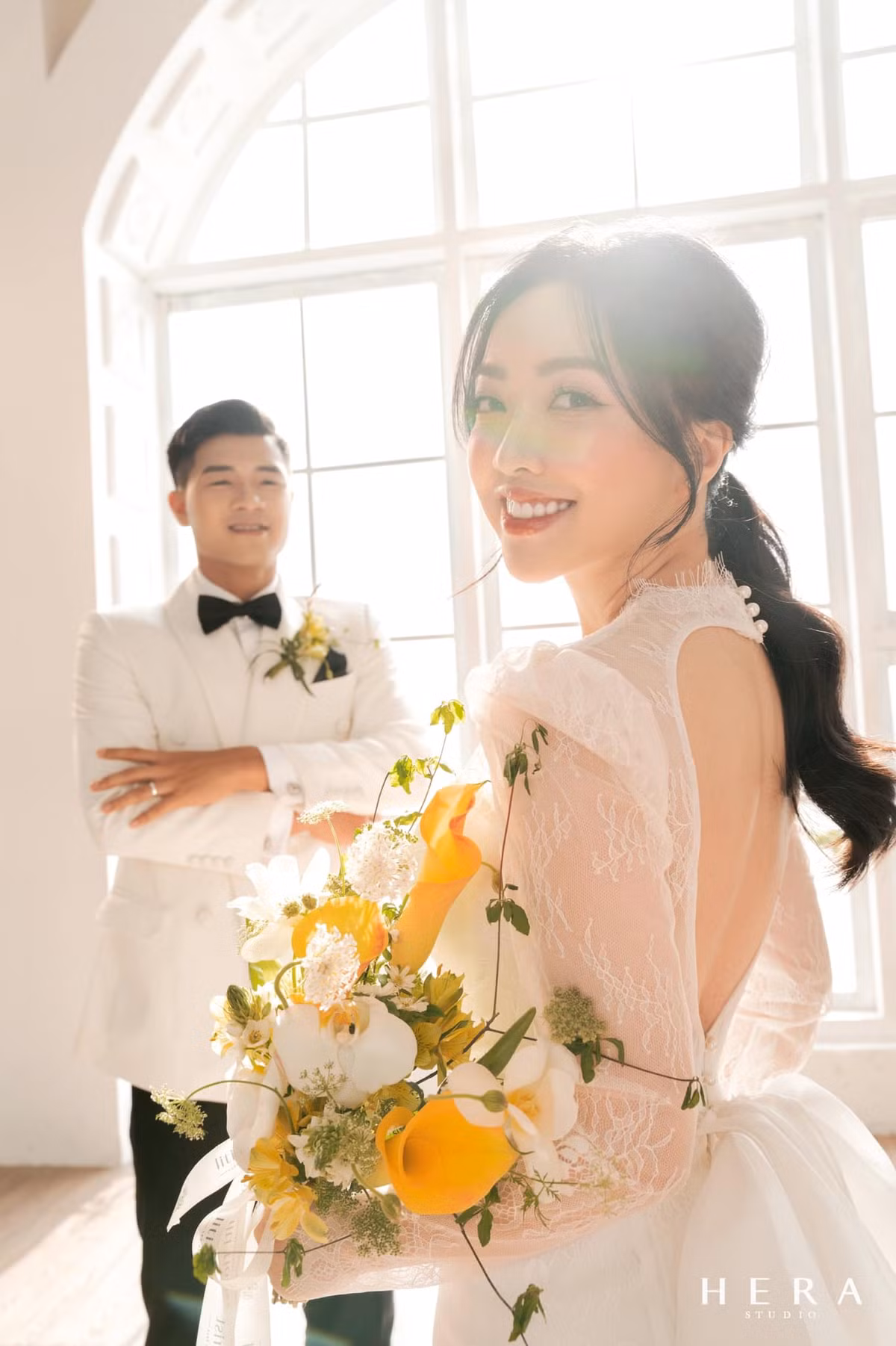 Ngoài tổ chức cưới hai nơi ở quê nhà của chú rể và cô dâu, Đức Chinh và Mai Hà Trang còn tổ chức lần 3 tại khách sạn hạng sang ở Hà Nội.