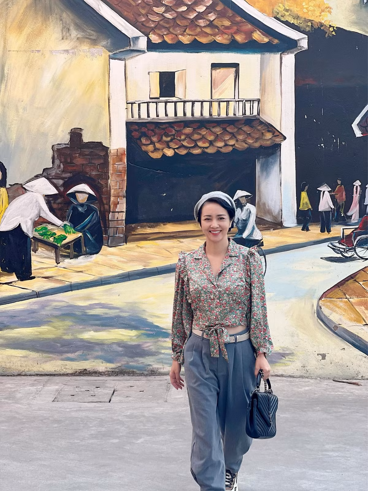 Xinh đẹp, tài năng, là gương mặt đẹp của thể thao Việt Nam Nguyễn Thúy Hiền xuất hiện trong khá nhiều dự án âm nhạc và điện ảnh, có được sự yêu mến của công chúng.