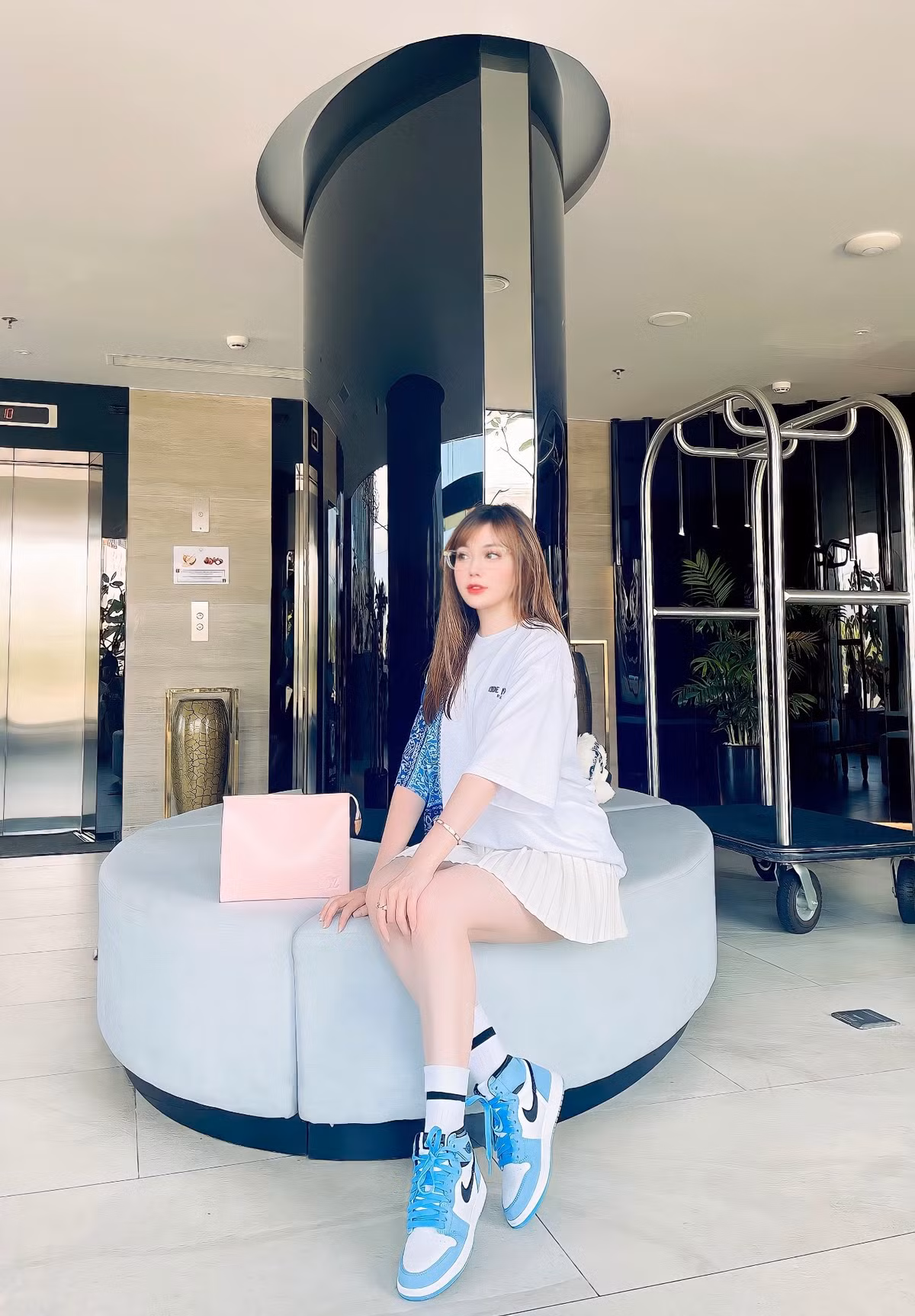Khác với hình ảnh nữ giảng viên gợi cảm trước đó, Âu Hà My của hiện tại theo đuổi phong cách quyến rũ, trưởng thành. Ảnh: FBNV