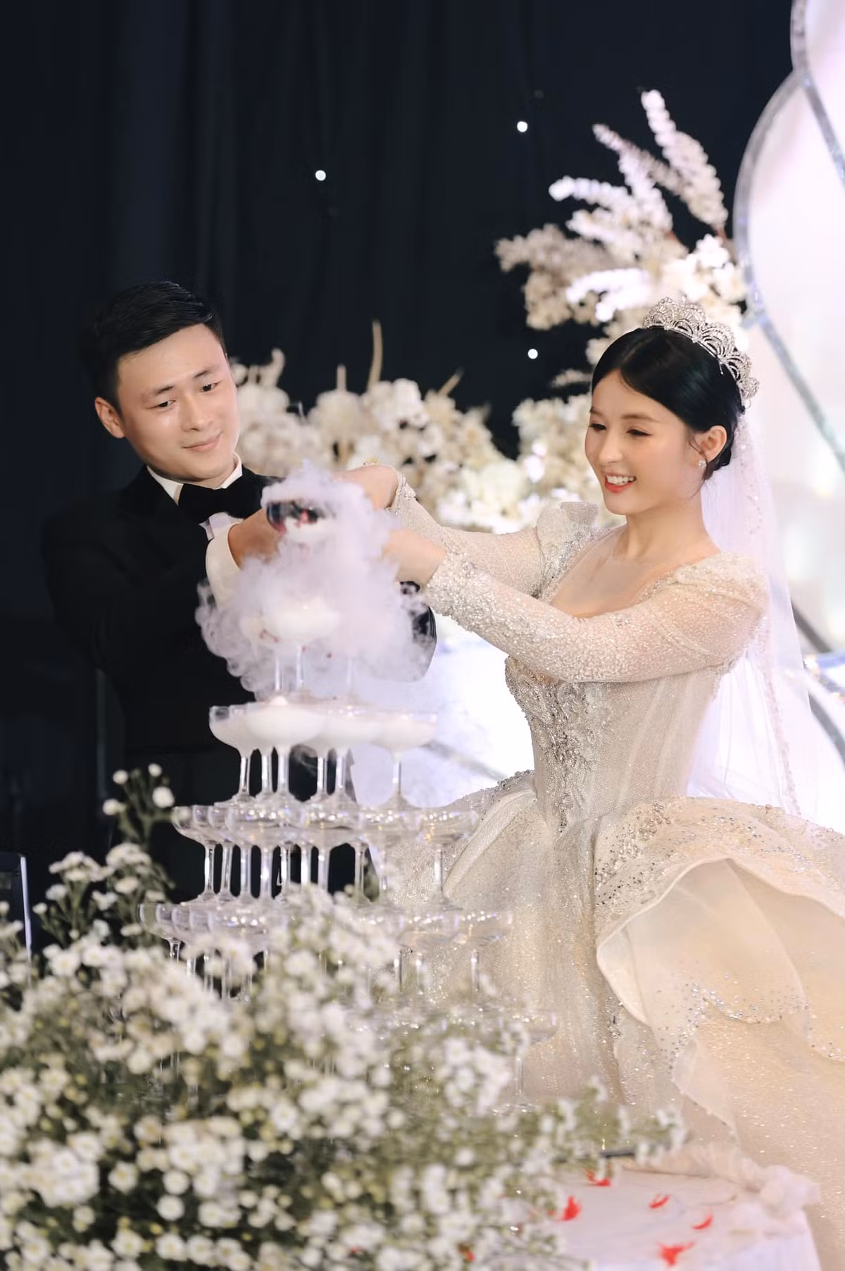 Thảo Nari và chồng là Quang Thái có 2 năm hẹn hò bí mật trước khi làm đám hỏi vào cuối năm 2020. Quang Thái nhỏ hơn Thảo một tuổi, đang là đạo diễn hình ảnh và trường quay cho một số tựa game.