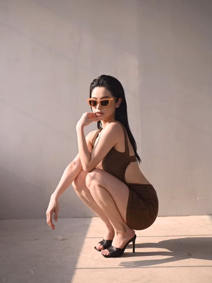 Hàn Hằng (quê Thanh Hoá) được biết tới là một hot girl mạng xã hội. Cô sở hữu lượng người theo dõi lớn trên trang cá nhân.