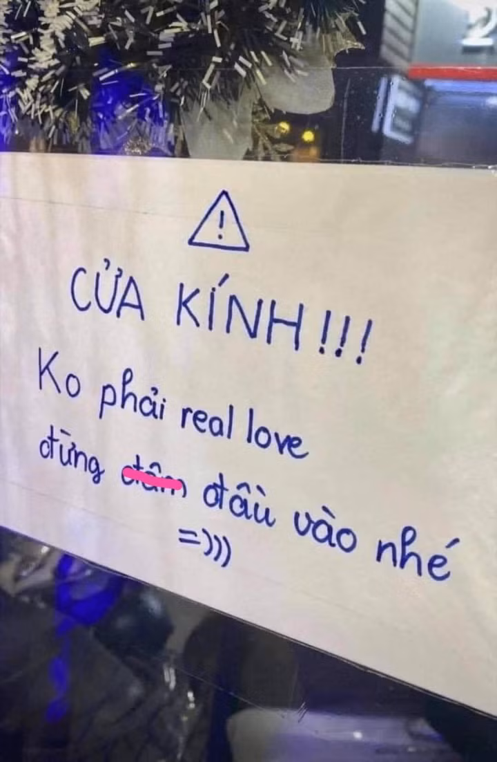 Cuoi xoan ruot voi nhung bien thong bao chi co o Viet Nam