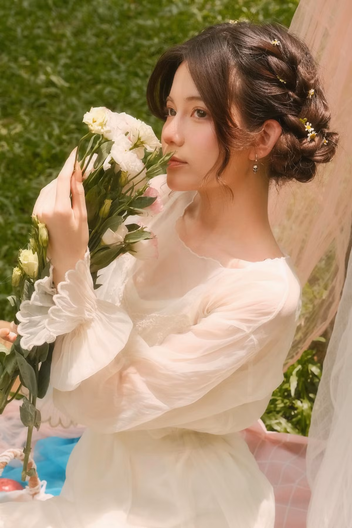 Dạo gần đây, cô nàng còn thử sức với bộ môn cosplay, hoá thân thành các nhân vật nữ trong các tựa game.