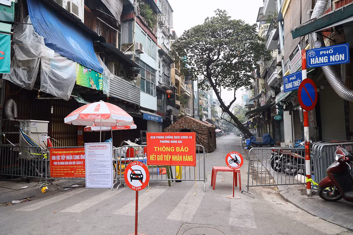 Hướng điều trị này cũng giúp giảm áp lực cho các cơ sở y tế, bệnh viện. Đây cũng là bước đệm để chuyển sang trạng thái bình thường mới, thích ứng an toàn với dịch bệnh COVID-19.