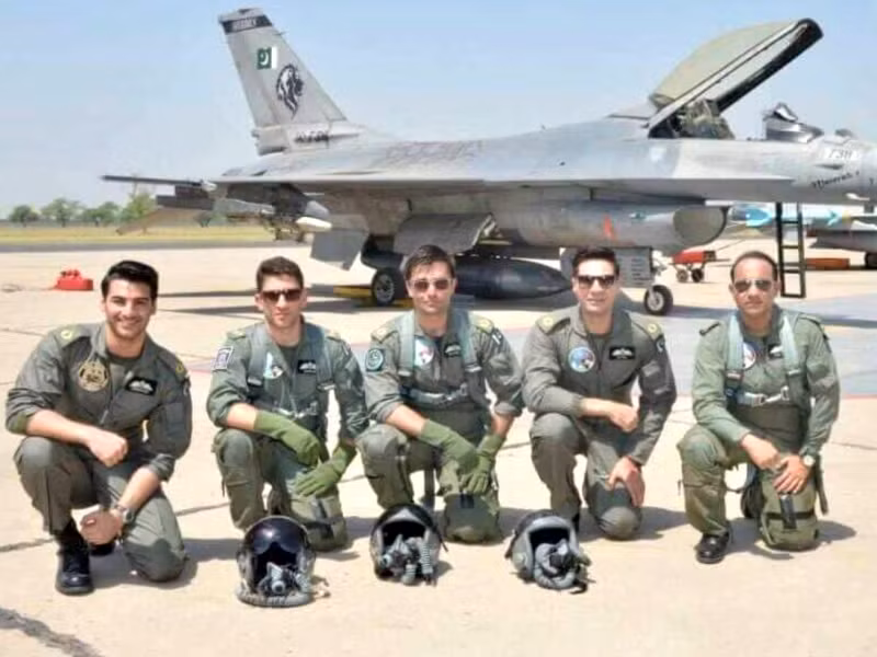 "Chúng tôi hiểu việc Pakistan điều chuyển các tiêm kích này là để phục vụ mục tiêu quốc phòng, nhưng chính phủ Mỹ coi việc triển khai chúng tới những căn cứ không được Mỹ phê chuẩn là hành động đáng lo ngại, không phù hợp với thỏa thuận mua bán tiêm kích F-16", Thompson cho biết.