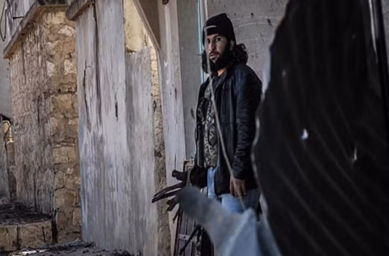 Còn các tay súng khủng bố ở Đông Ghouta tiếp tục ngăn cản dân thường tháo chạy khỏi các vùng chiến sự tại khu vực này trong ngày thứ ba thực thi lệnh ngừng bắn. Ảnh: FNA.