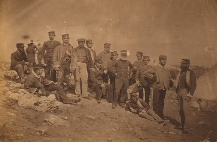 Các sĩ quan thuộc Trung đoàn 17 của quân đội Anh năm 1855.