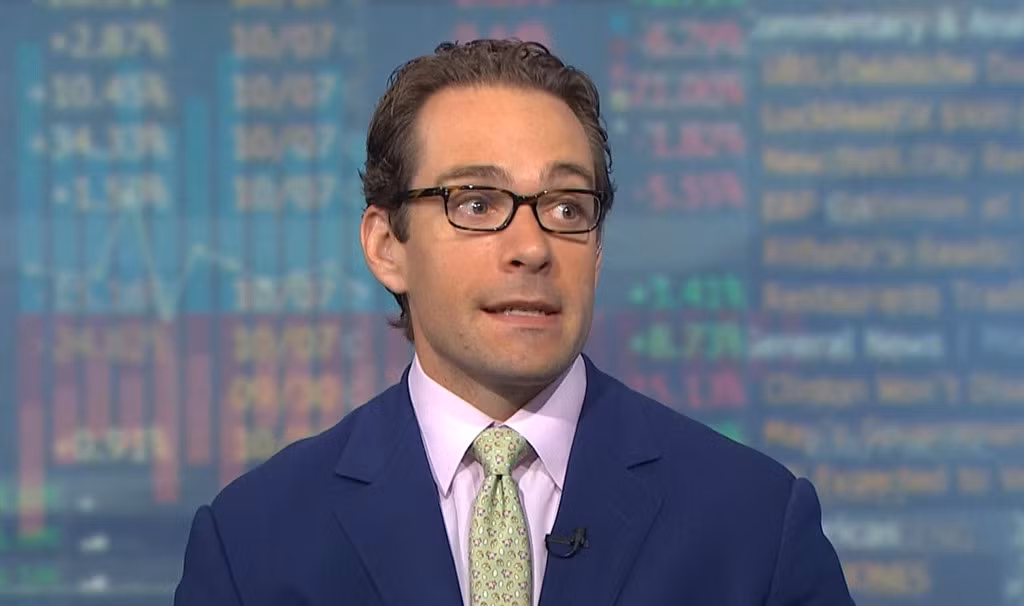 Chuyên gia kinh tế Guy LeBas. Ảnh: Bloomberg.