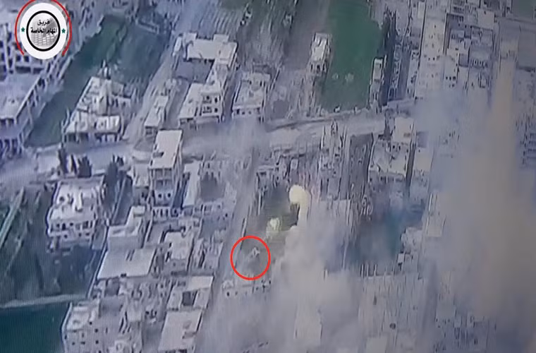 Ở diễn biến khác trên chiến trường Damascus, theo hãng Al Masdar News ngày 18/3, Quân đội Syria đã giành lại quyền kiểm soát ít nhất 75% lãnh thổ Đông Ghouta sau khi tái chiếm Sabqa từ tay phiến quân Faylaq Al-Rahman. Ảnh: AMN.