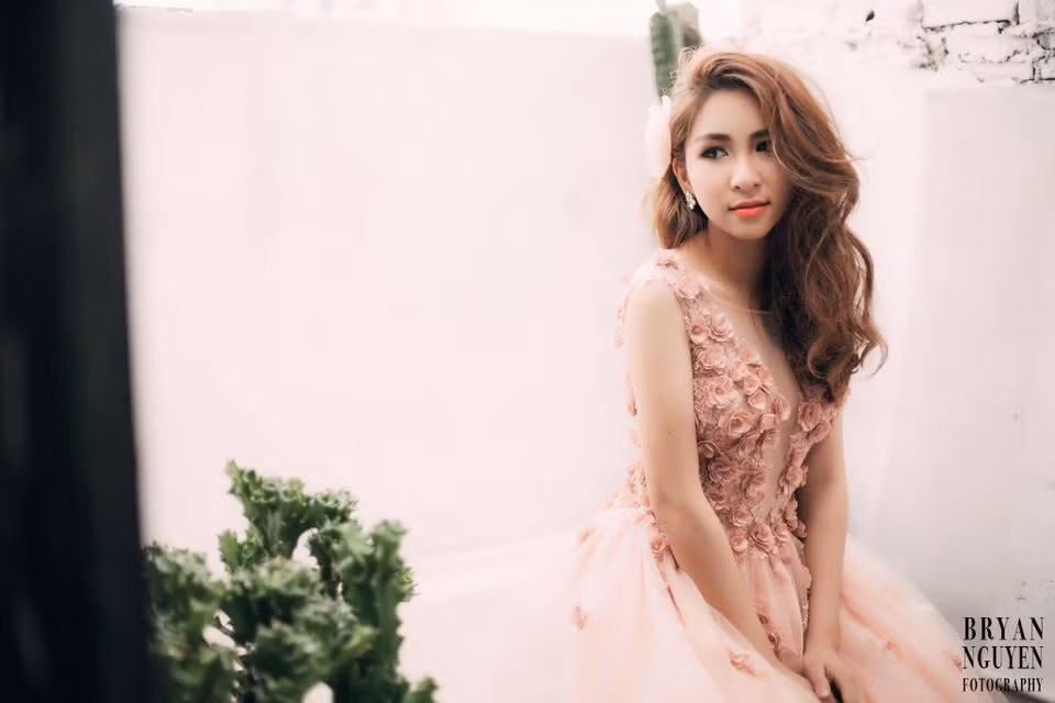 Đam mê kinh doanh và yêu thích nghiệp mẫu ảnh, Thoa Trần đã từng thực hiện khá nhiều bộ ảnh tạo được tiếng vang cùng với nhiếp ảnh trẻ Bryan Nguyễn. Ảnh: Bryan Nguyễn.