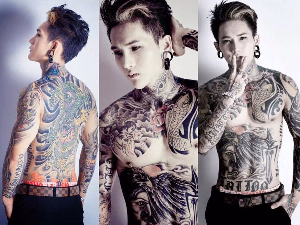 "Đỉnh cao" nhất của Hoàng Anh là việc mượn hai người phụ nữ không liên quan, đưa vào trong đoạn clip lớn tiếng khoe "hai bà chị có thể bao hết 12 quận Sài Gòn".