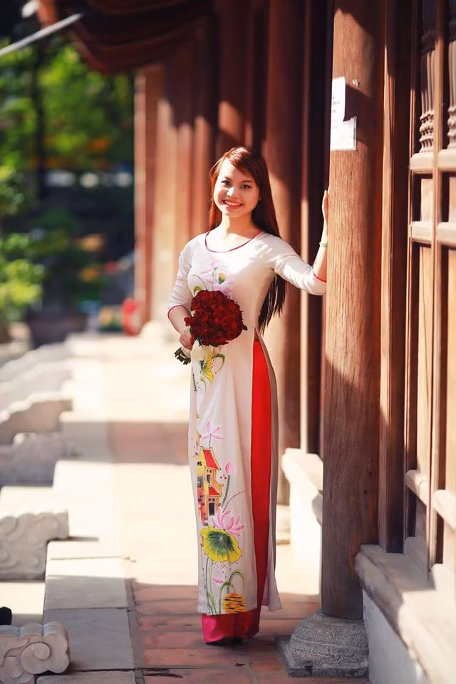 Lệ Thu thường xuyên nhận được sự giúp đỡ và những lời khích lệ từ bạn bè thân thiết, giúp cô có thêm niềm vui, động lực trong cuộc sống, học tập. Dù chỉ còn một chân nhưng Lệ Thu rất thích tham gia các chuyến đi dã ngoại, đi phượt, làm tình nguyện cũng bạn bè, sinh viên trong trường.