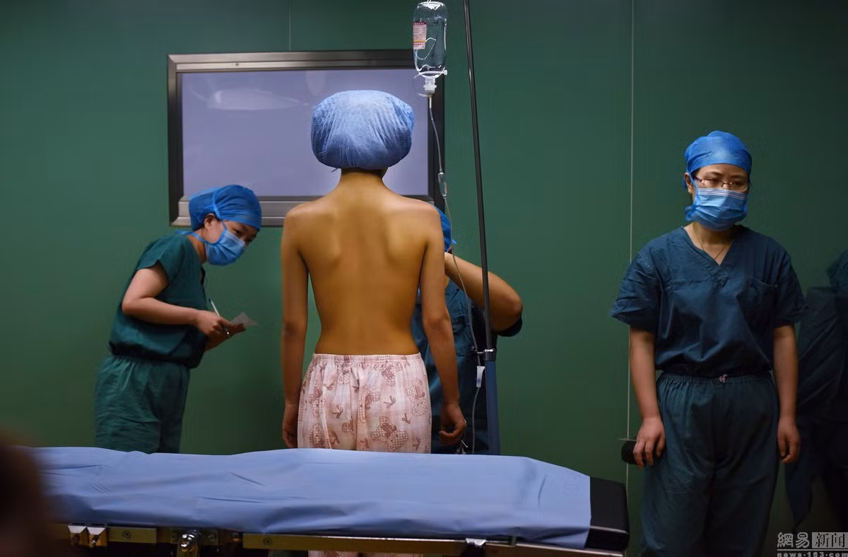 Số tiền nâng ngực không hề nhỏ, đó là toàn bộ tài sản được Vương Kỳ tích góp từ khi còn là sinh viên.