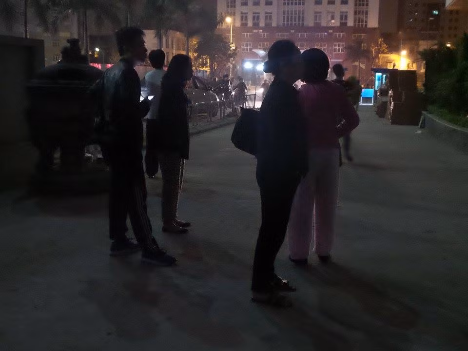 Cháy chung cu Guom Palaza , hàng tram nguòi tháo chạy giua dem-Hinh-5