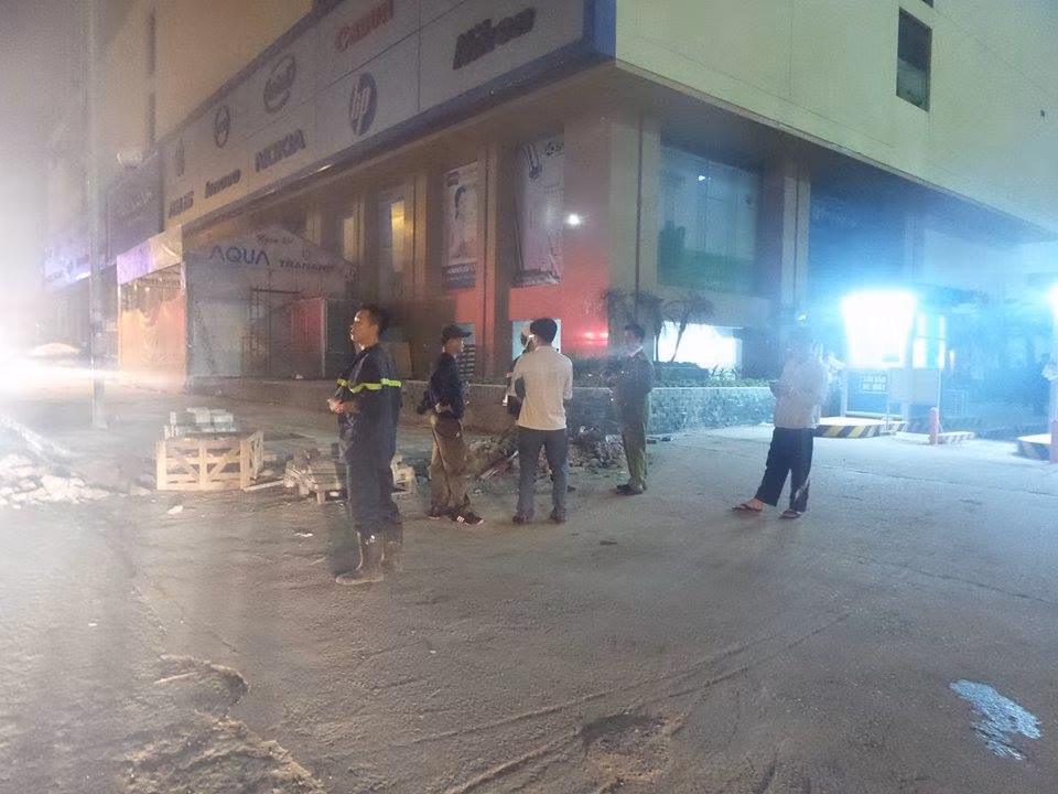 Cháy chung cu Guom Palaza , hàng tram nguòi tháo chạy giua dem-Hinh-4