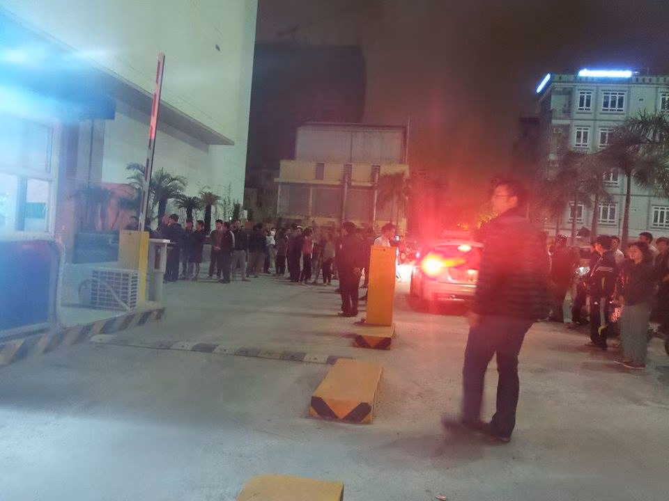 Cháy chung cu Guom Palaza , hàng tram nguòi tháo chạy giua dem-Hinh-6