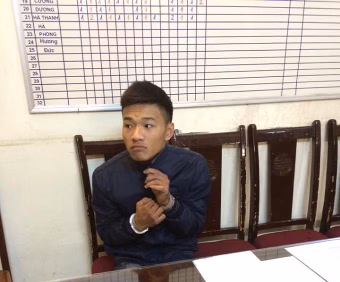 Hà Nội: 2 đối tượng gây 16 vụ cướp trong một tháng Ha Noi: 2 doi tuong gay 16 vu cuop trong mot thang