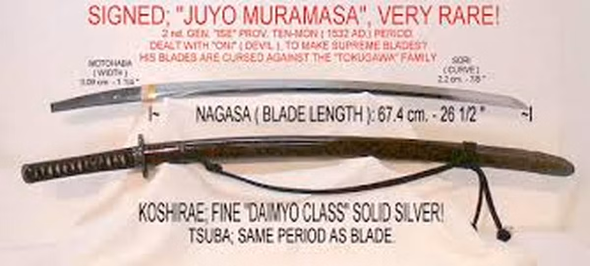 Vậy nên, hai thầy trò Masamune và Muramasa đã dồn tâm huyết, làm ra thanh kiếm rồi đặt theo tên mình. Trong khi Muramasa rèn ra thanh kiếm sắc lẹm, có thể chém đứt mọi thứ một cách dễ dàng thì thanh kiếm của Masamune không chém đứt bất cứ thứ gì.