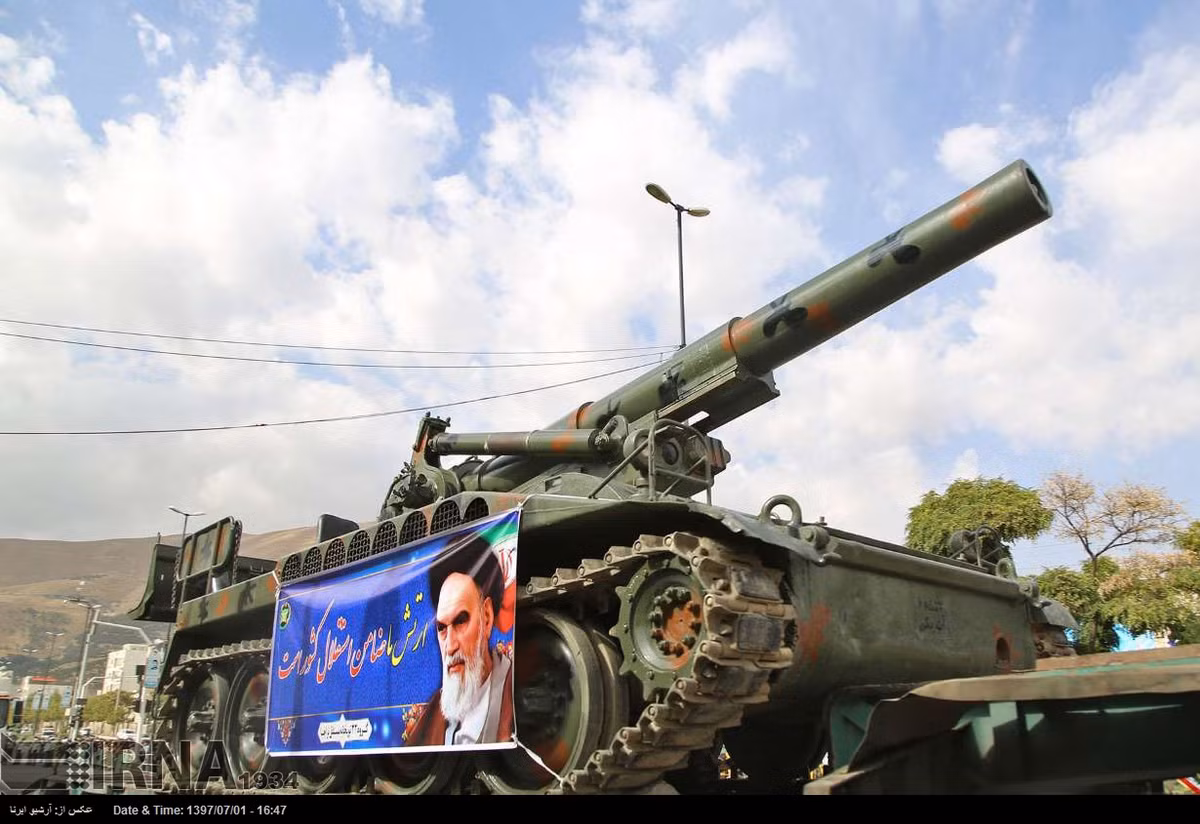 Ứng cử viên đầu tiên của Trung Đông trong danh sách này chính là Iran với vị trí thứ 8 cùng 2.188 đơn vị pháo kéo các loại, điều khá đặc biệt là Iran sở hữu song song cả các loại pháo của Mỹ và Liên Xô sản xuất.