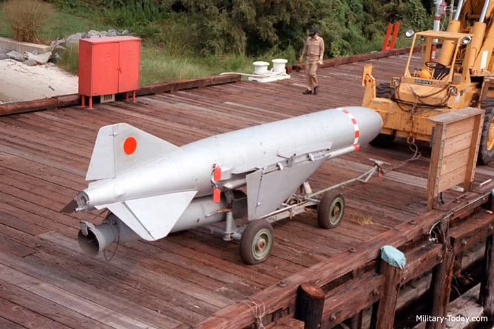 Mẫu P-15U đã được giới thiệu vào năm 1965 với hệ thống điện tử được nâng cấp và thay cánh cố định bằng cánh gấp để có thể chứa trong các khoang chứa nhỏ hơn. Ảnh: Military-Today.