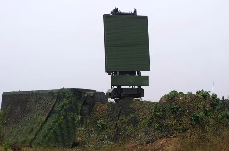 Bên cạnh radar cảnh giới 96L6E, radar điều khiển hỏa lực của S-300PMU-1 Việt Nam cũng được cho là loại 30N6E2 chứ không phải 30N6E thông dụng trên nhiều tổ hợp S-300PMU-1 được Nga xuất khẩu ra nước ngoài.