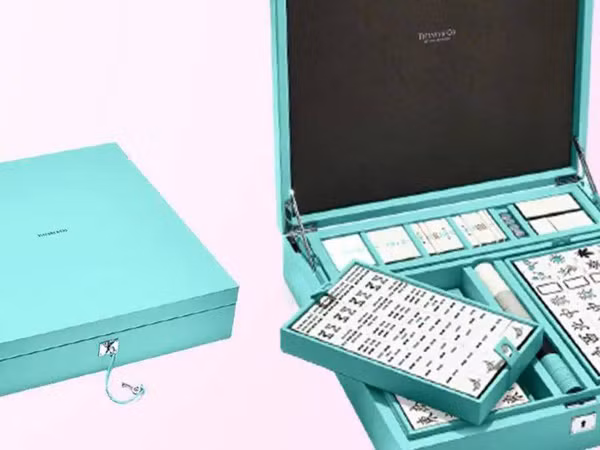 Hộp mạt chược có giá lên tới 130 nghìn tệ (xấp xỉ 450 triệu đồng) khiến không ít người trầm trồ.