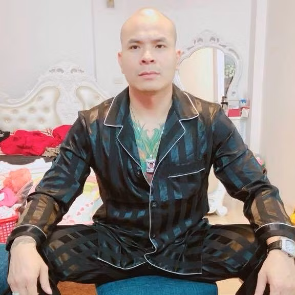 Cũng theo tài liệu điều tra, đầu năm 2019, qua công tác quản lý đối tượng, quản lý địa bàn, Phòng CSHS CATP Hà Nội phát hiện đối tượng Quang “Rambo” là đối tượng hình sự cộm cán.