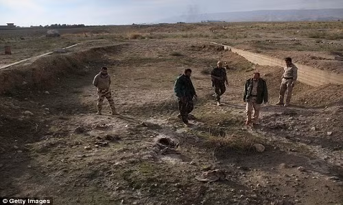 Kinh hoang ho chon 120 nguoi Yazidi bi IS giet o Sinjar