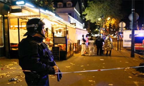 Tham kich khung bo o Paris va van de nhap cu