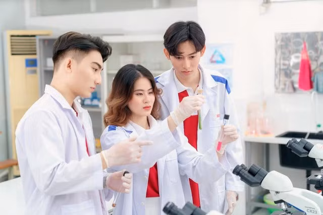 Từ năm 2024, nhiều ngành học khối Sức khỏe được miễn toàn bộ học phí Tu nam 2024, nhieu nganh hoc khoi Suc khoe duoc mien toan bo hoc phi