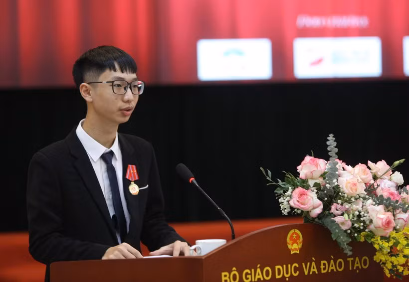 Vinh danh hoc sinh doat giai Olympic va Khoa hoc ky thuat quoc te 2023-Hinh-3