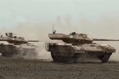 Cách đây ít lâu, Bộ trưởng Công nghiệp và Thương mại Liên bang Nga - ông Denis Manturov đã tiết lộ việc đưa xe tăng chiến đấu chủ lực tối tân nhất của nước này là T-14 Armata sang chiến trường Syria để thử nghiệm tính năng trước khi bước vào giai đoạn sản xuất hàng loạt.