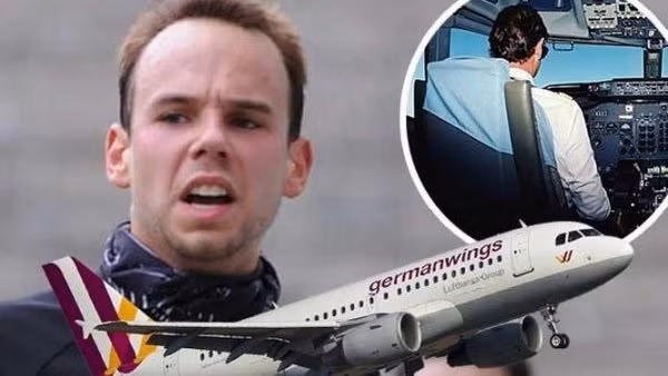 Theo dữ liệu hộp đen của máy bay, cơ phó Andreas Lubitz đã chiếm buồng lái trong khi cơ trưởng Patrick Sonderheimer ra ngoài.