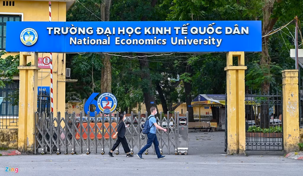 Nhiều trường đại học tại Hà Nội đã thông báo tiếp tục cho sinh viên nghỉ hết 15/3 và theo dõi diễn biến tình hình dịch bệnh.