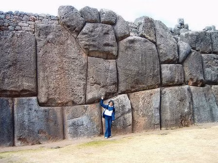 Thế nhưng, người Inca có thể xếp các tảng đá khổng lồ này vừa vặn một cách khó tin giống như chơi trò chơi ghép hình.