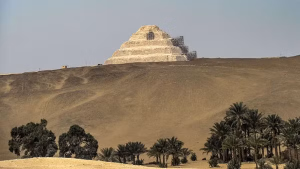 Sau khi dự án hoàn thành, kim tự tháp Djoser được mở cửa trở lại. Theo đó, du khách hiện có thể tham quan, khám phá kim tự tháp dùng để an táng pharaoh Ai Cập Djoser. Mời quý độc giả xem video: Phá kim tự tháp hơn 2.000 tuổi để lấy đá làm đường (nguồn: VTC14).