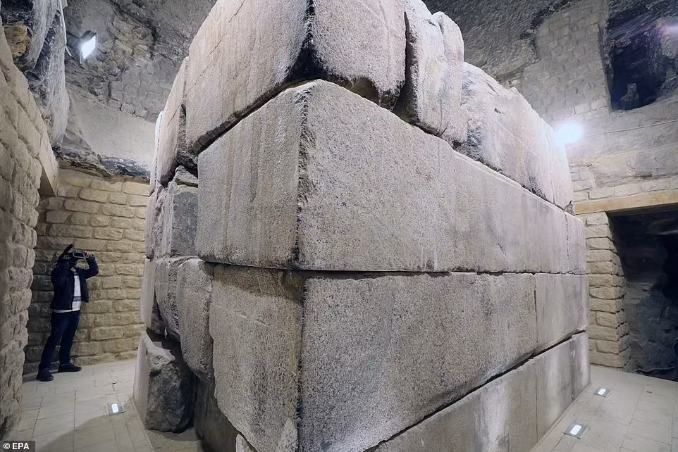 Mới đây, sau gần 90 năm, kim tự tháp Djoser được mở cửa trở lại đón khách du lịch.
