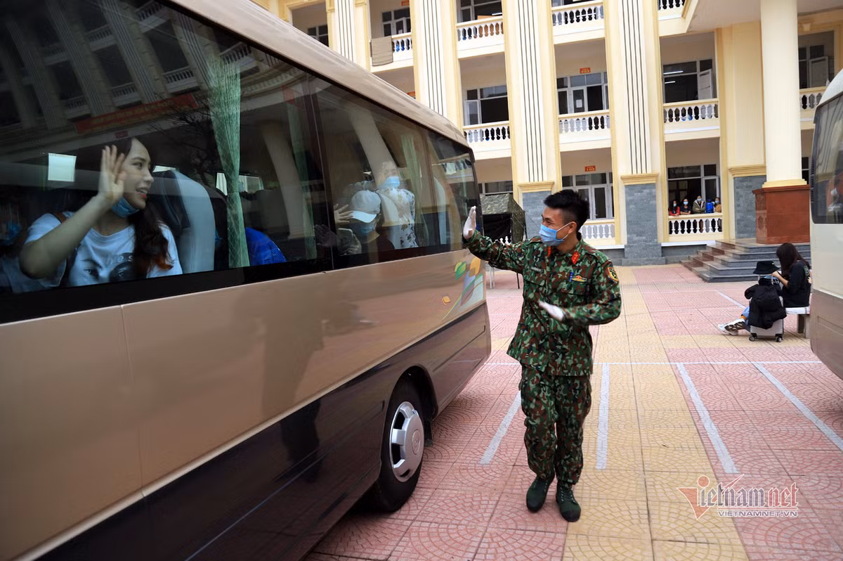 Quyen luyen chia tay khu cach ly 'com ngon, thoai mai nho mai khong quen'-Hinh-13