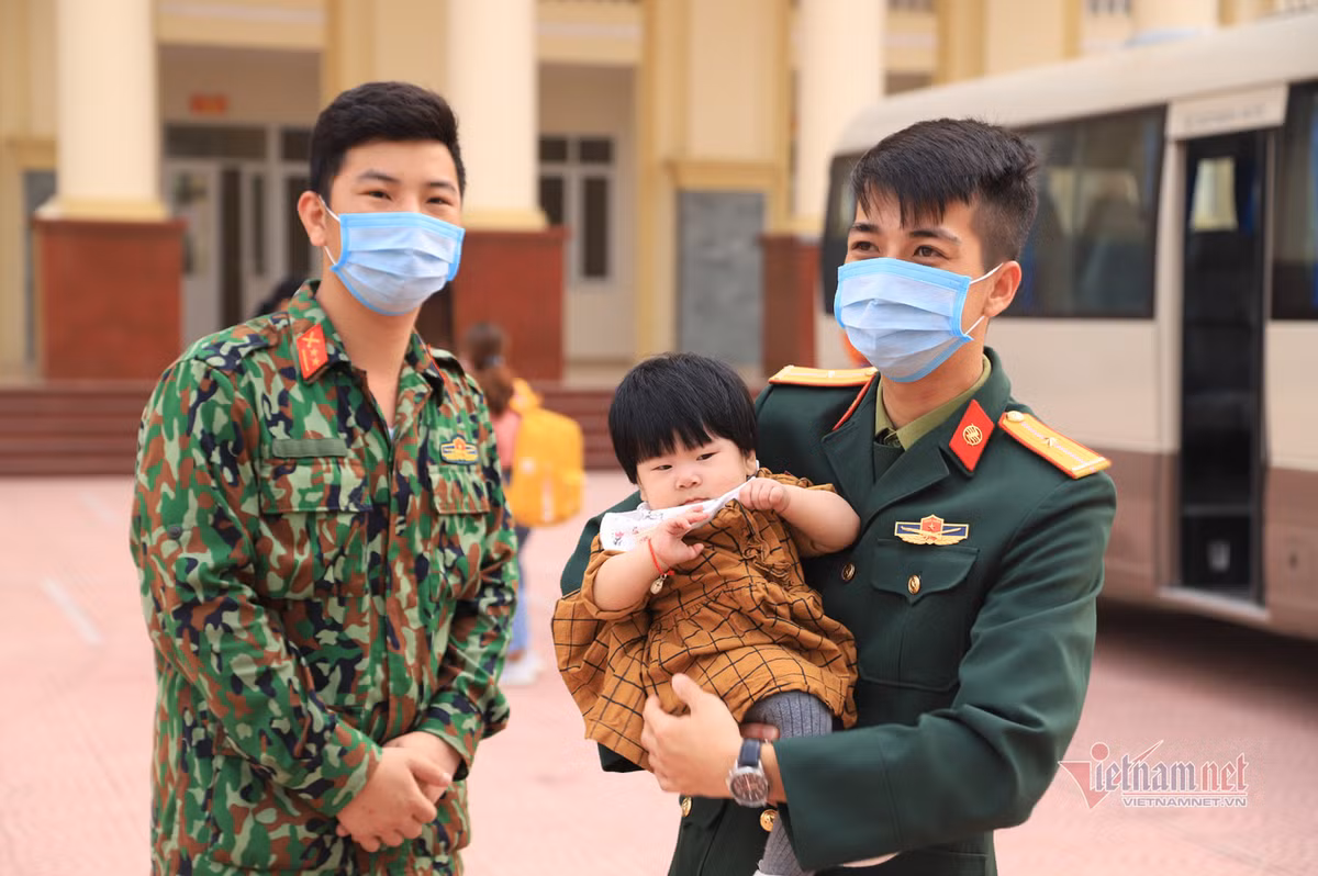 Quyen luyen chia tay khu cach ly 'com ngon, thoai mai nho mai khong quen'-Hinh-9