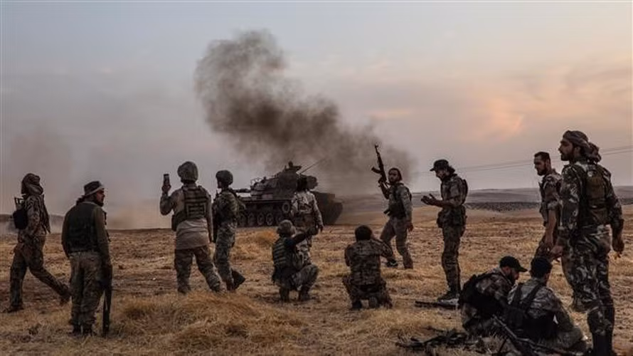 Theo một nguồn tin quân sự, quân đội Syria đã bắn một số đạn pháo và tên lửa về phía lực lượng vũ trang Thổ Nhĩ Kỳ và các phiến quân đồng minh của họ ở thị trấn Fars và các khu vực xung quanh.