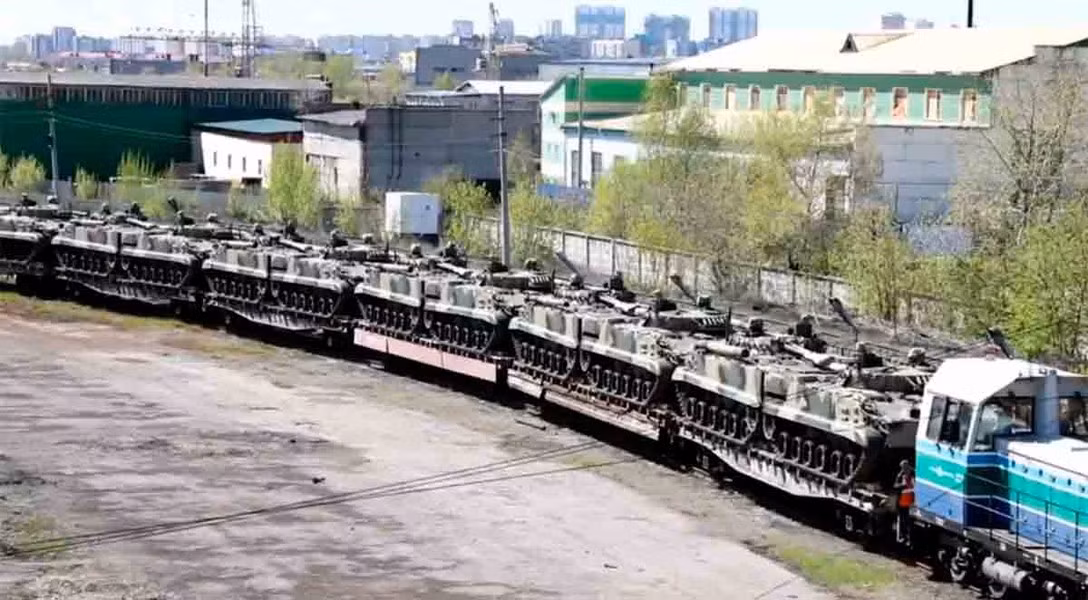 Đây là đợt giao xe chiến đấu bộ binh BMP-3 thứ hai trong năm 2024, trước đó đợt đầu tiên được công bố là vào ngày 21/2/2024, số lượng chính xác vẫn là bí mật được bảo vệ chặt chẽ.