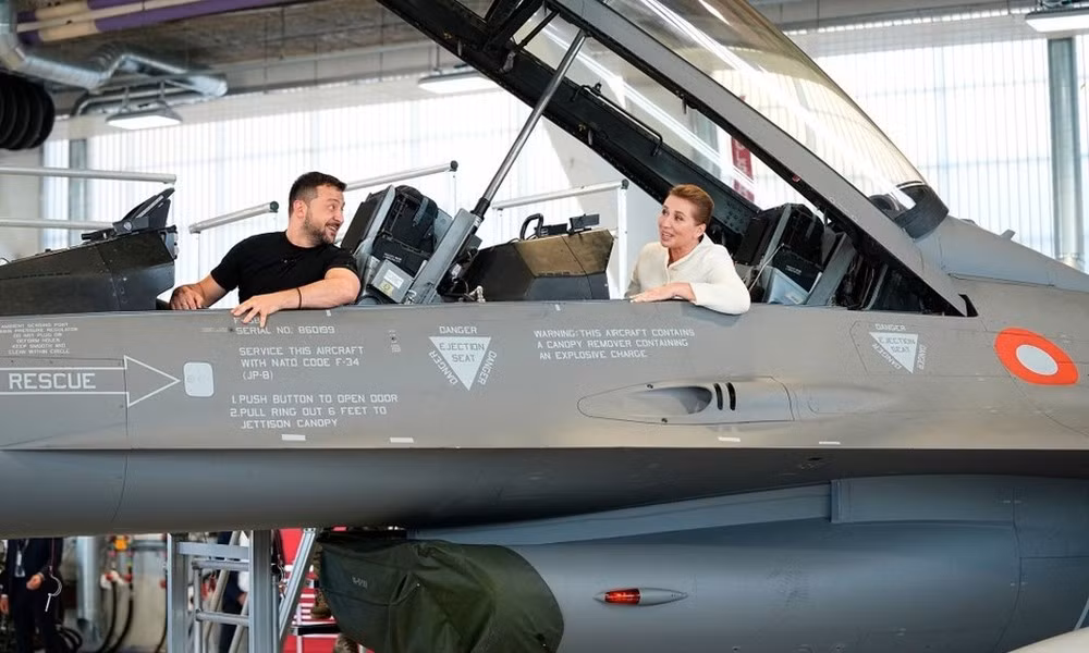 Mặc dù vậy, lực lượng phòng không Nga không quan tâm thời điểm những chiếc F-16 Fighting Falcon xuất hiện trên bầu trời, bởi vì họ đang chờ đợi và chuẩn bị sẵn sàng cho việc bắn hạ "chim ưng chiến".