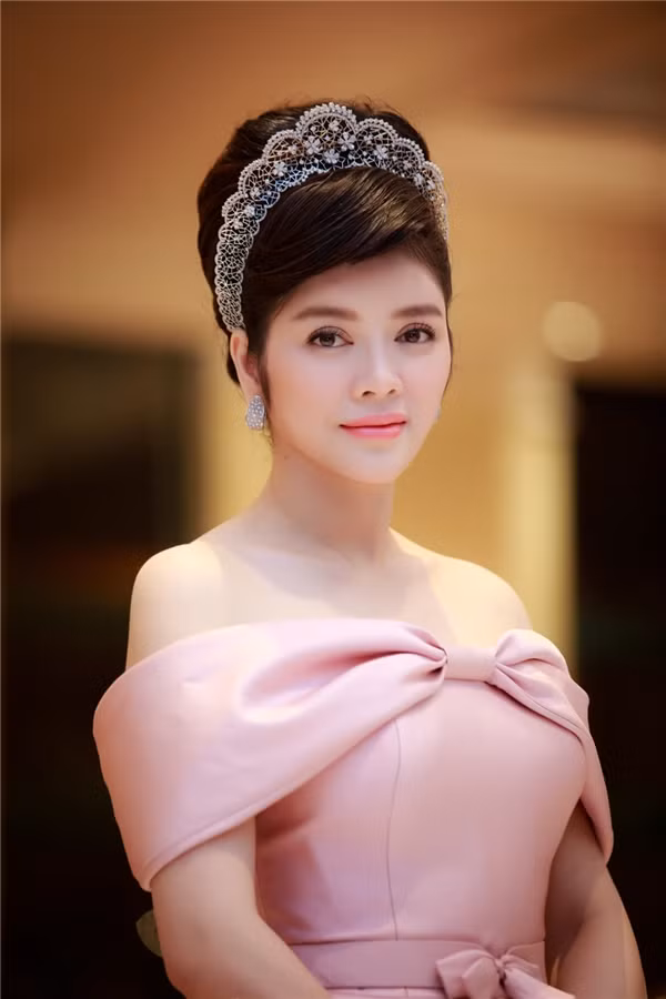 Theo thông tin được chia sẻ, trọng lượng kim cương để chế tác chiếc vương miện trên là 21 cara. Ảnh: Yan.